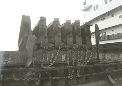 Auramarine_history_Chain_driven_hatch_coversJPG Hatch covers