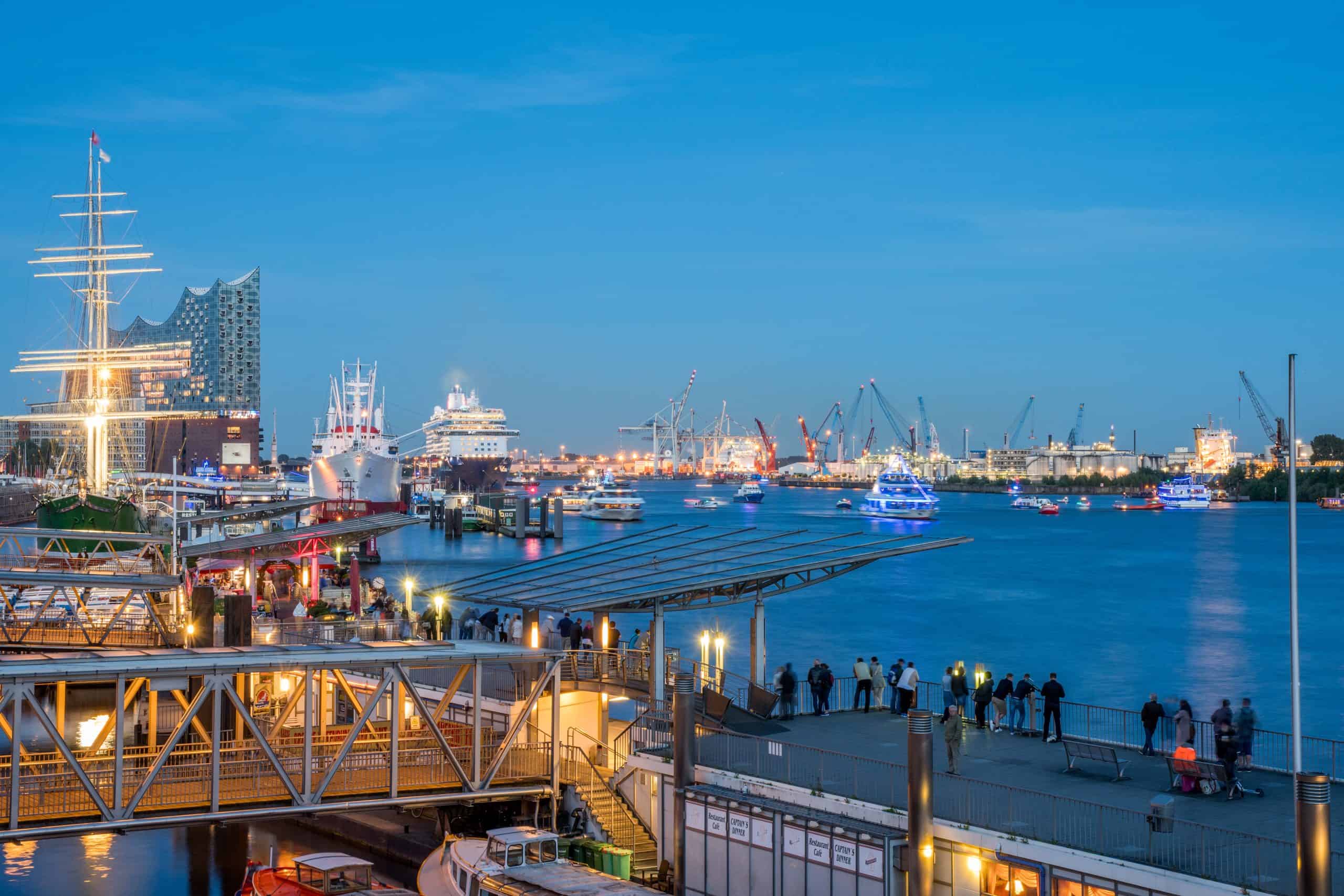 Hamburg - Harbour - Panorama at night